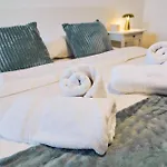 Velvet Nest Cosy Retrite By Open House *